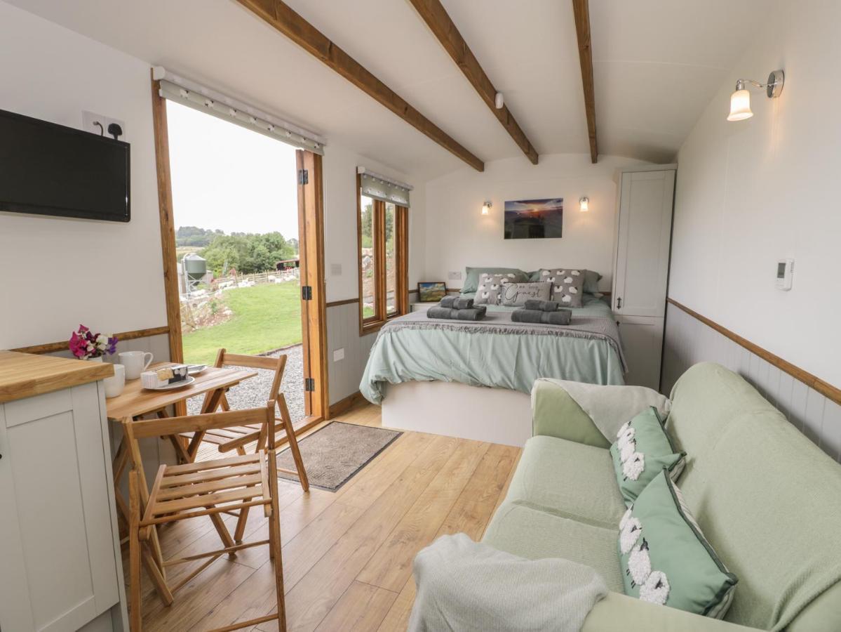 Tan Y Castell Shepherds Hut Llangollen Eksteriør bilde