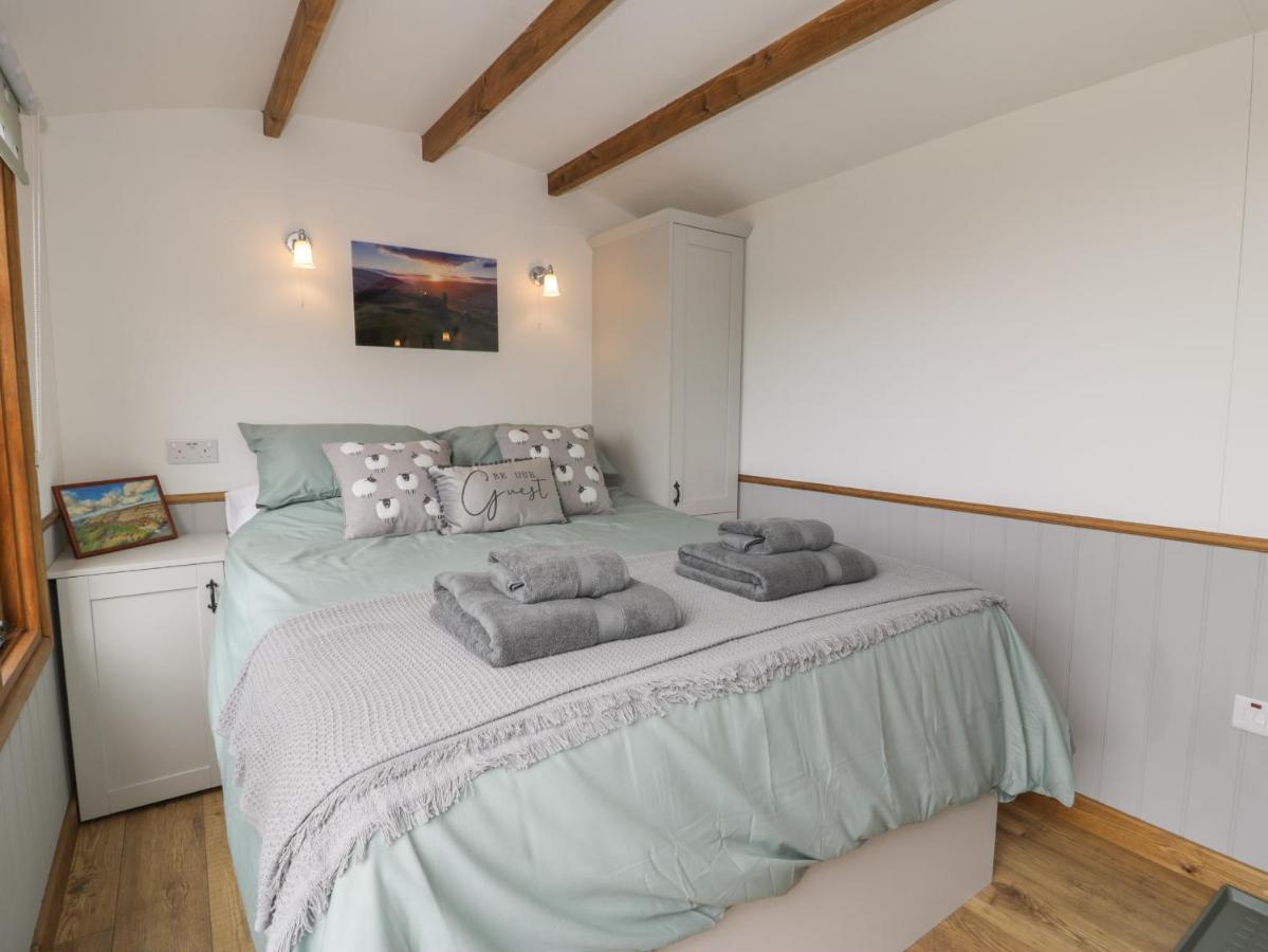 Tan Y Castell Shepherds Hut Llangollen Eksteriør bilde