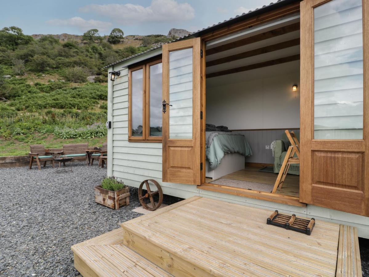 Tan Y Castell Shepherds Hut Llangollen Eksteriør bilde